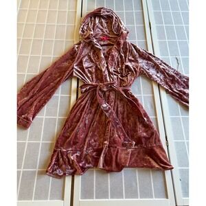 Betsey Johnson Romantic Velvet Short,Ruffled, Hooded Regencycore Robe  XS/S